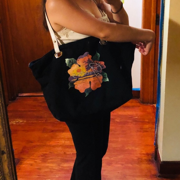 Guess Bedazzled Tropical Hawaii Tote PurseEveryday - Picture 5 of 8